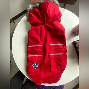 Canada Pooch Dog Coat Size 26